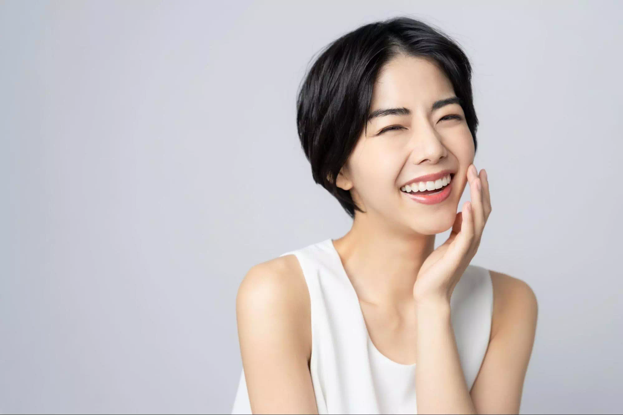 笑顔の女性の画像