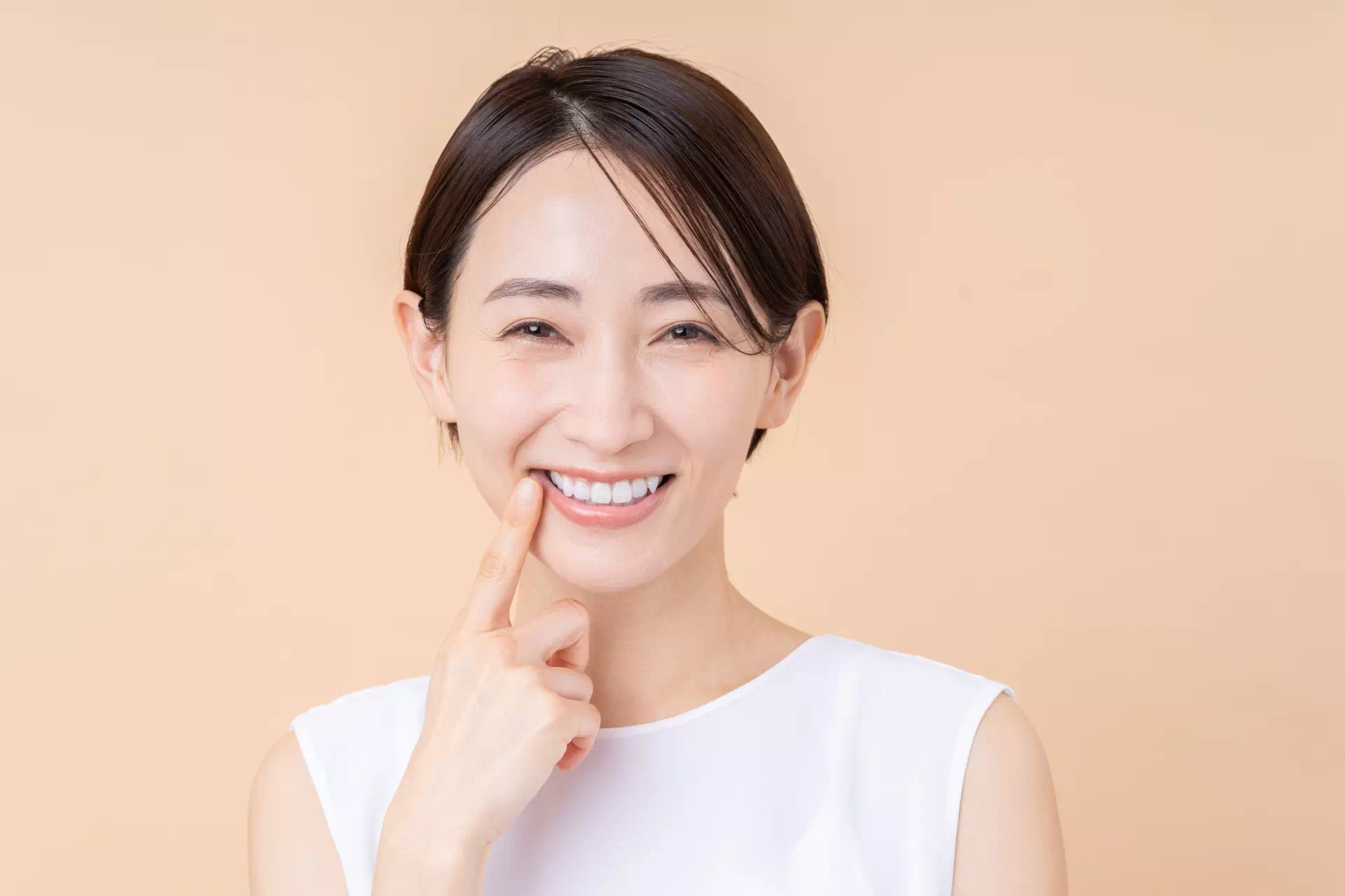 笑顔の女性の画像